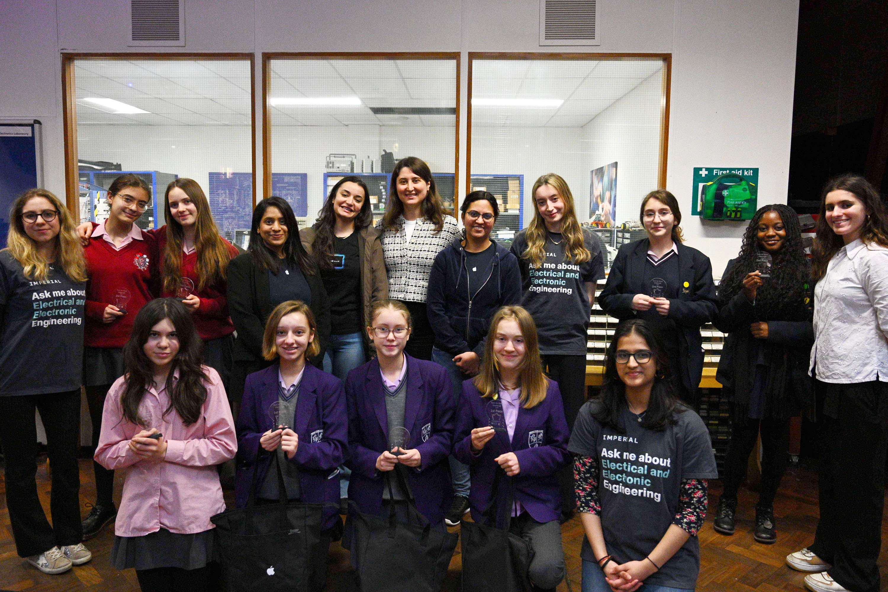 WiEE Hackathon prganisers and Apple team with prizewinning school students