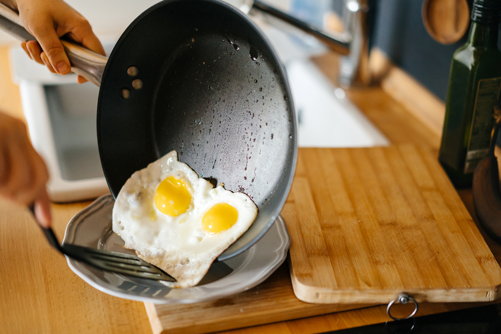 Cooking with a non-stick frying pan