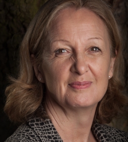 Picture of Dr Linda Davies