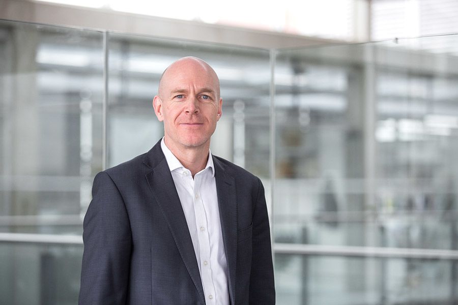 Portrait of Dr Simon Hepworth