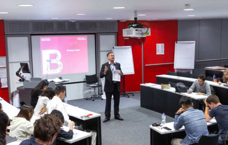 Students listening to a lecture in the Business School.