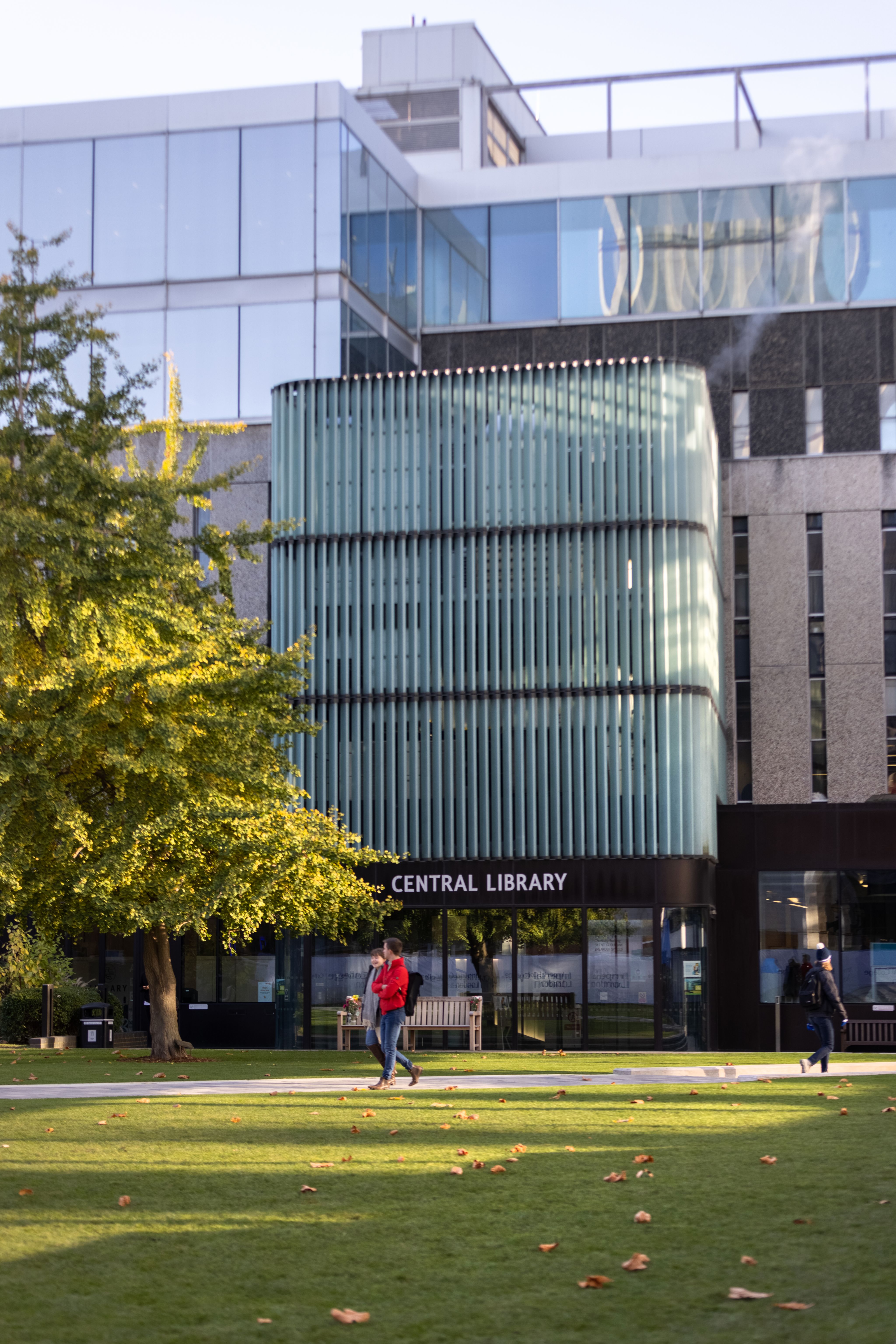 Dangoor plaza at Imperial College London's South Kensington campus