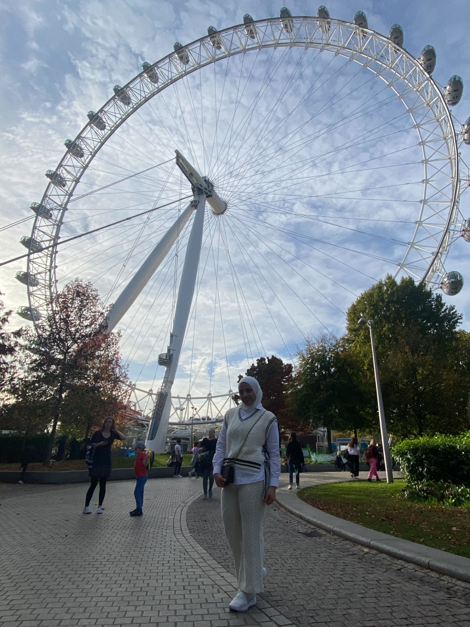 Sara in front of the London Eye