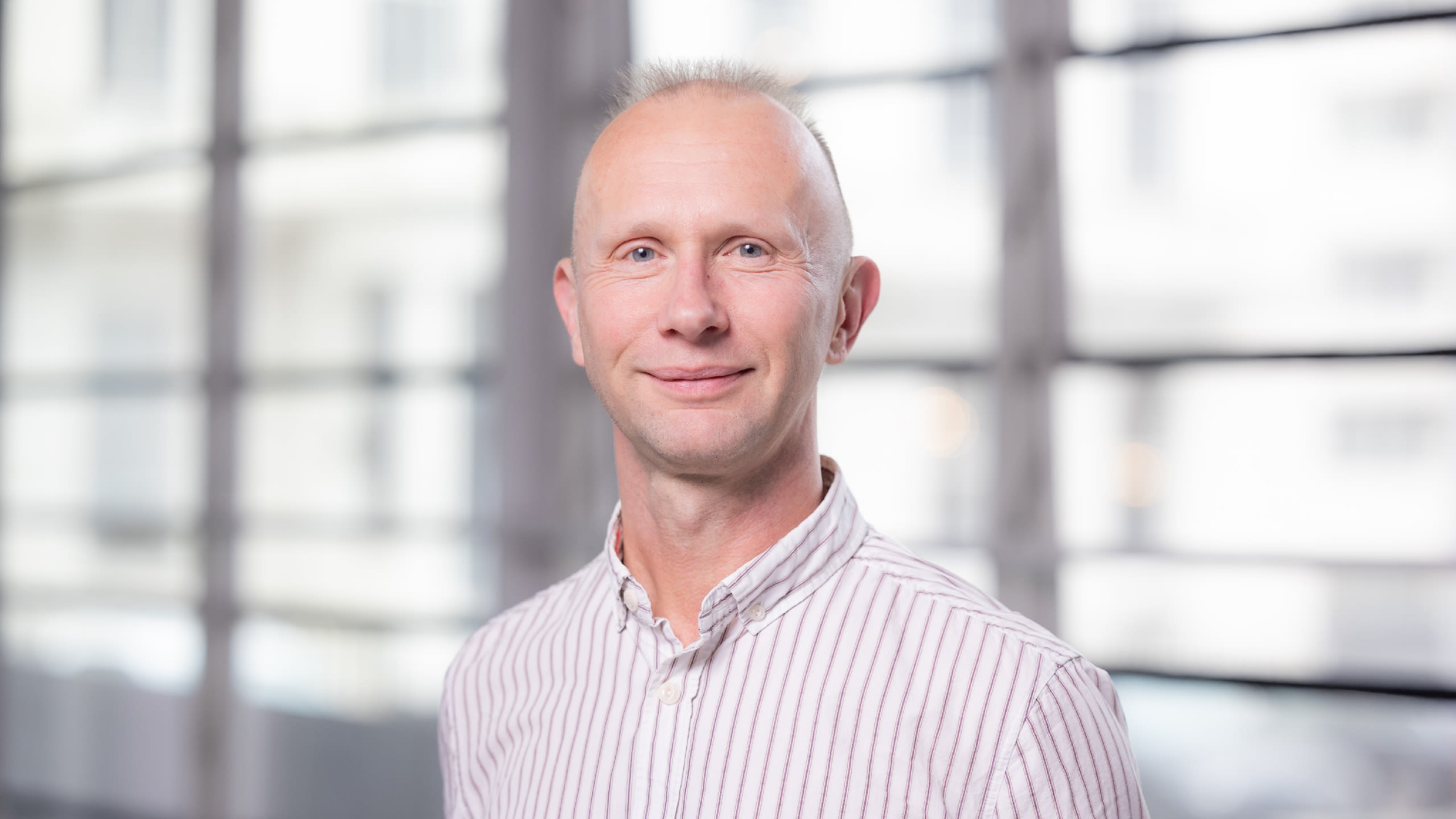 Dr Mike Tennant