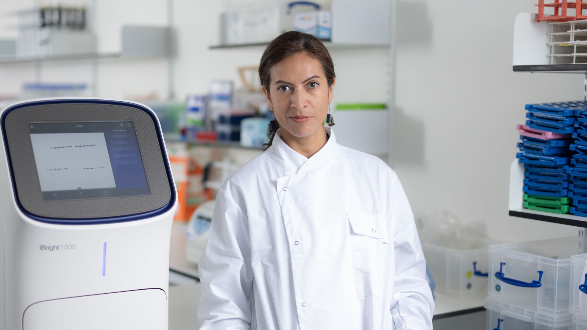 Paula in a lab 